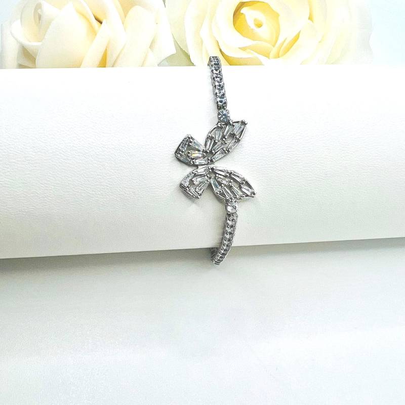 Silberfarbenes Edelstahlarmband Mit Zirkonia-Schmetterling | Elegant Butterfly Bracelet - Minimalist Style von CrownedBeautyTezsah