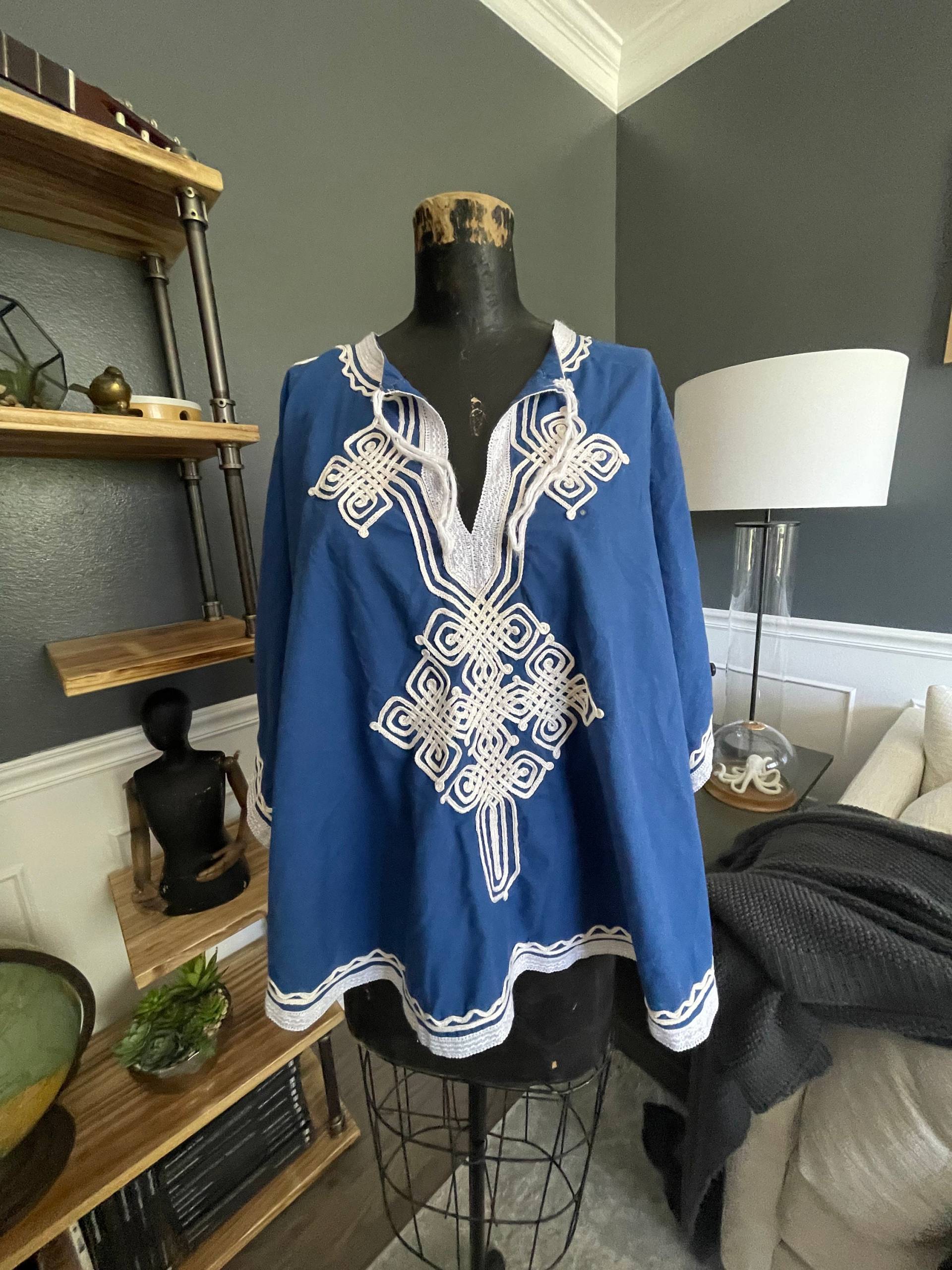 Blau Weiß, Poncho, Pullover, Bluse, Abstrakte Ornamente, 60 X 39", Mode, Kleidung, Outfit, Vintage, ~ 20-01-1057 Blau Weiß, Poncho, Pullover, Bluse, Abstrakte Ornamente, 60 X 39", Mode, Kleidung, Outfit, Vintage, ~ 20-01-1057 von CrownedInVintage