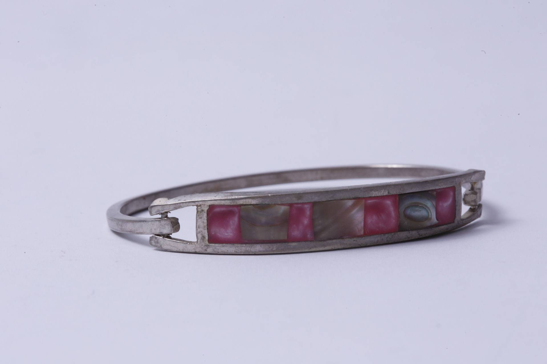 Silber Perlmutt, Lila Braune Steine Linie, Klein, Armband, Accessoire, Mode, Outfit, Kleidung, Vintage ~ 20-01-193 Aa Silber Perlmutt, Lila Braune Steine Linie, Klein, Armband, Accessoire, Mode, Outfit, Kleidung, Vintage ~ 20-01-193 Aa von CrownedInVintage