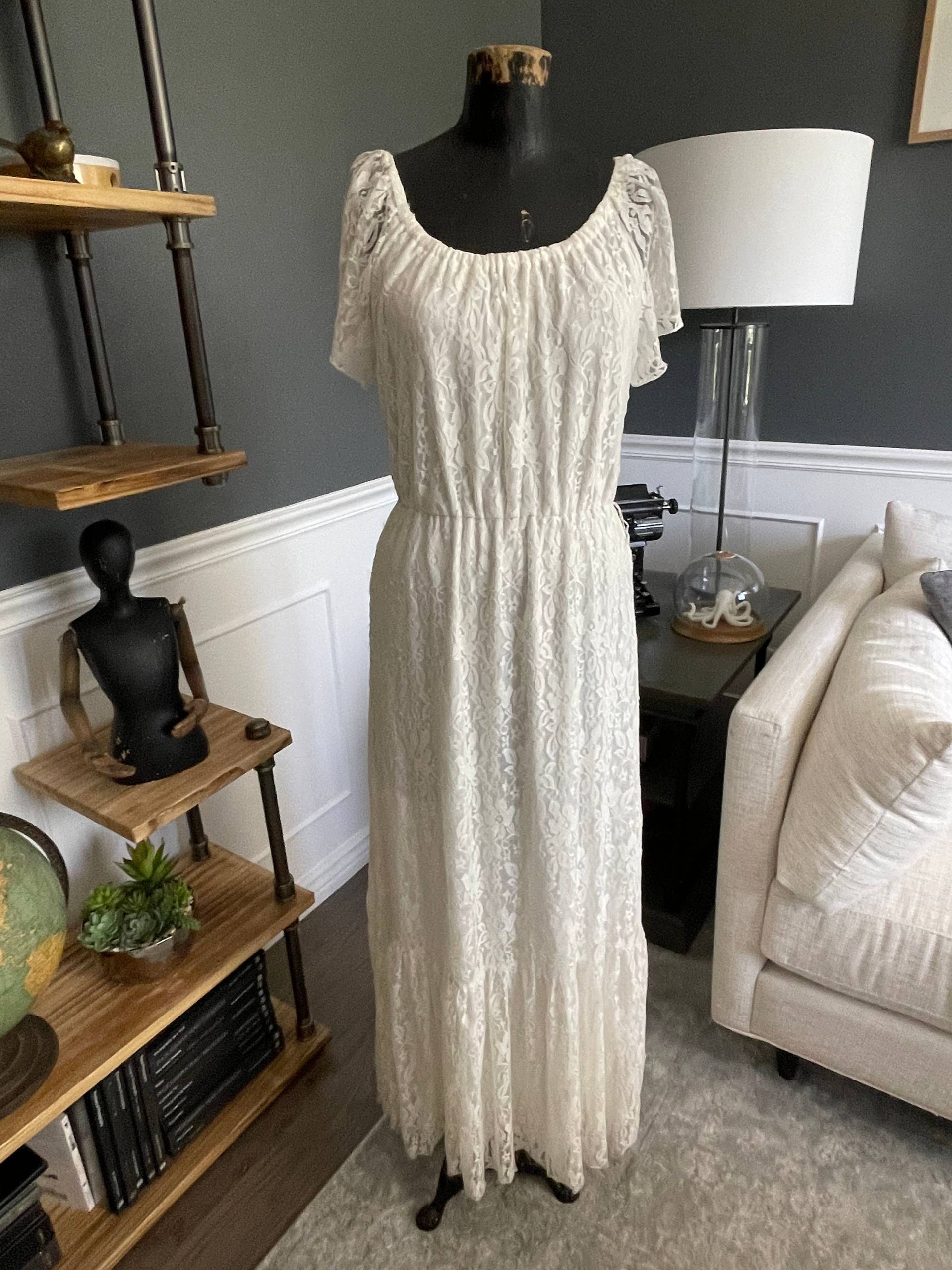 Weiß, Lang, Kleid, Kurzarm, Florale Spitze, Offener Kragen, Sommer, Mode, Kleidung, Outfit, Vintage, ~ M-23-08 Weiß, Lang, Kleid, Kurzarm, Florale Spitze, Offener Kragen, Sommer, Mode, Kleidung, Outfit, Vintage, ~ M-23-08 von CrownedInVintage