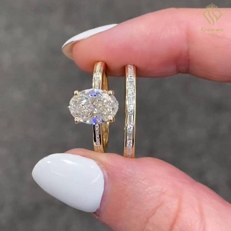 2 Ct Oval Cut Moissanite Ehering Set 14K/18K Gold Ring Verlobungsring Passende Bands Vintage Braut Art Deco von CrowwnJewels