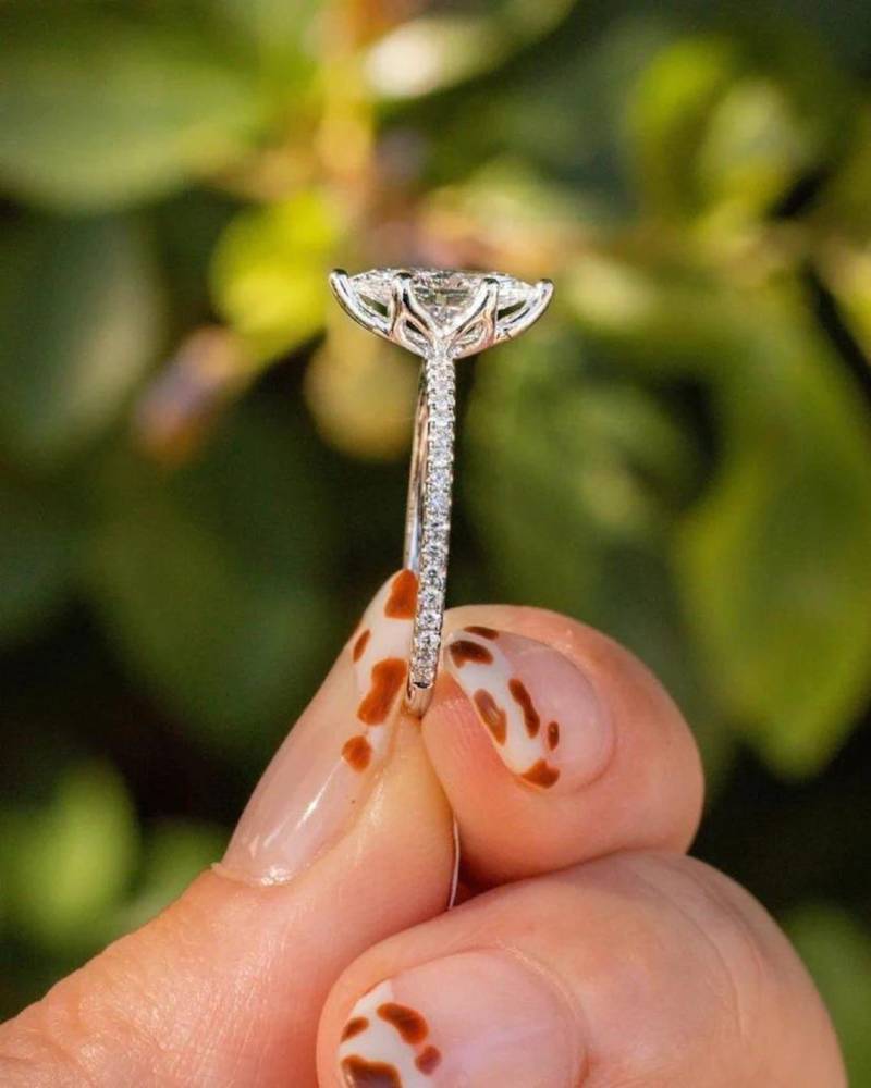 2Ct Marquise Cut Moissanit Solitär Ring in Tulip Setting Mit Pave Band 14K Gelbgold Brautring Hochzeit Jahrestag Geschenk Für Sie von CrowwnJewels