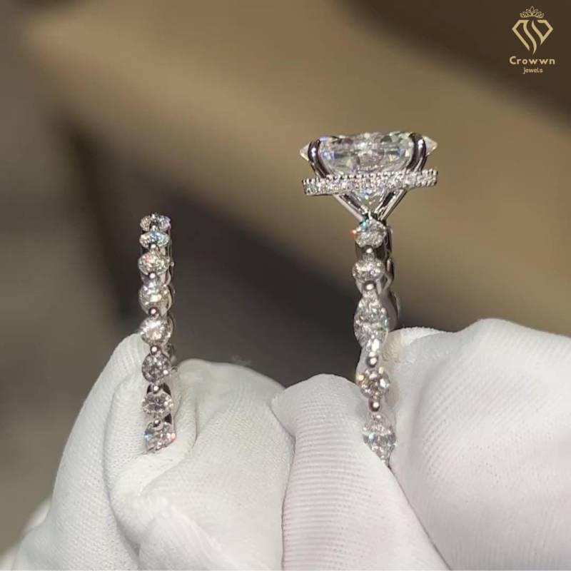 3 Ct Oval Moissanite Verlobungsring Mit Runden Moissnaite Halbe Ewigkeit Ehering Brautring Set Jubiläumsgeschenke Für Sie von CrowwnJewels