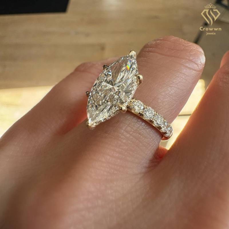 3.5Ct Marquise Cut Moissanite Verlobungsring 14K Solid Gold Double Prong Setting Länglicher Versprechen Ring Hochzeitsgeschenk Für Frauen von CrowwnJewels
