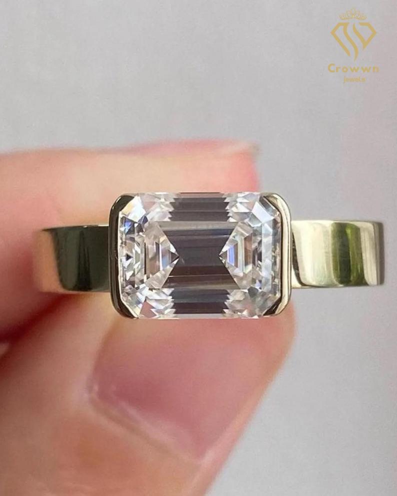 3Ct Ost-West Moissanite Verlobungsring 14K Solid Gold Smaragdschliff Solitaire Vorschlag Ring Geburtstagsgeschenk Für Frau von CrowwnJewels