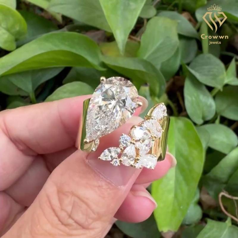 5Ct Birnenschliff Moissanite Zigarre Breitband Verlobungsring Birne Ring 14K Gelbgold Ehering Solitär Diamant Für Sie von CrowwnJewels