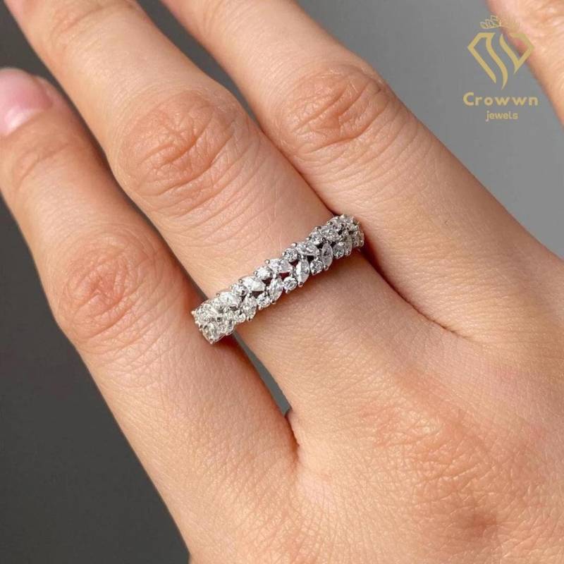 Halbe Ewigkeit Moissanit Marquise Und Runde Ehering Art-Deco-Band Moissanit-Verlobungsring, Jubiläumsband Moissanitband von CrowwnJewels