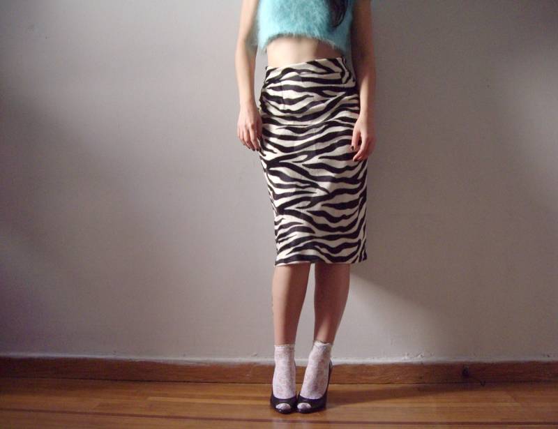 Animal Print Rock Aus Kunstfell, Zebra Schwarz-Weiß-Bleistiftrock, Taillierter Kunstfellrock, Übergrößen Verfügbar, Auf Bestellung von CruelCandy