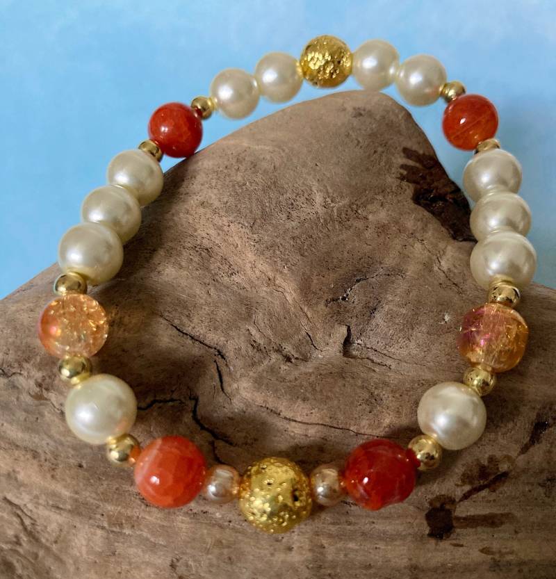 Perle Bernstein Glas Und Gold Lava Perlen Stretch Layer Boho Armband von CrueltyFreeAlways