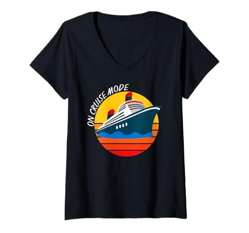 Damen Kreuzfahrtmodus, Kreuzfahrtmodus EIN, Cruising Life, Kreuzfahrtliebhaber T-Shirt mit V-Ausschnitt Damen Kreuzfahrtmodus, Kreuzfahrtmodus EIN, Cruising Life, Kreuzfahrtliebhaber T-Shirt mit V-Ausschnitt von Cruising Just Like A Dream Gear