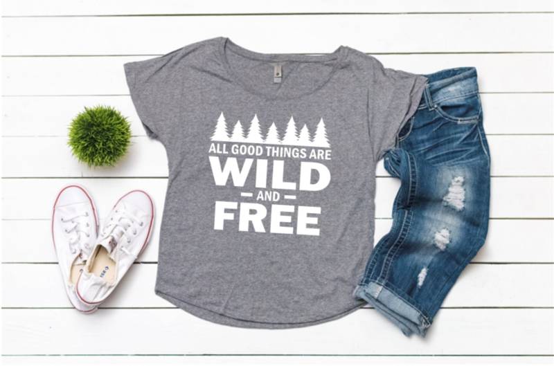 Abstand - All Good Things Are Wild & Free Shirt, Hippie Crunchy Shirt von CrunchyMomWear