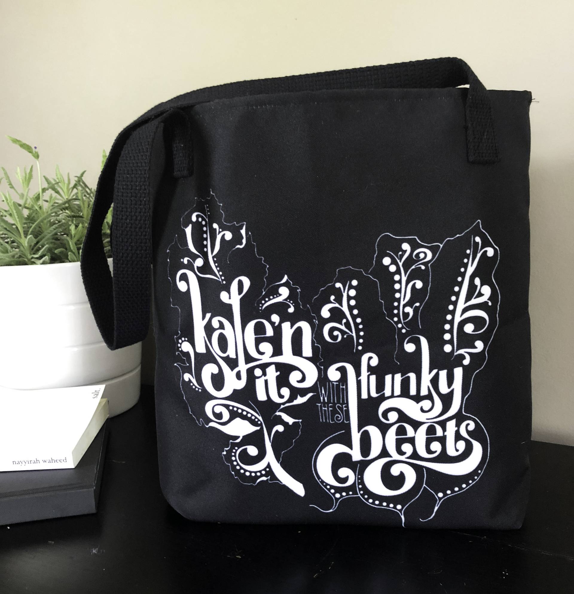 Kale'n It With Those Funky Beets - Food Pun Tote Bag Kale'n It With Those Funky Beets - Food Pun Tote Bag von CrunchyScience