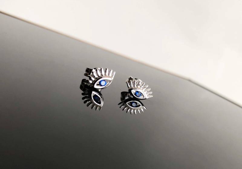 Lashy Mini Evil Eye Ohrstecker Lashy Mini Evil Eye Ohrstecker von CrushLane