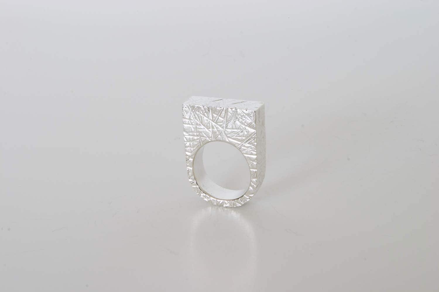 Rechteckiger Ring Mit Abgerundetem Boden Von Vixen Collection Rechteckiger Ring Mit Abgerundetem Boden Von Vixen Collection von CrushLane