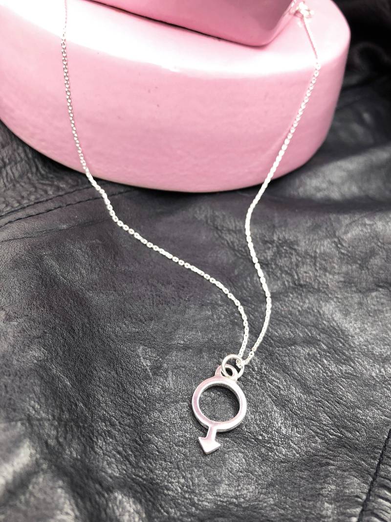 Silber Männlich Symbol Charm Anhänger Mit Kette Silber Männlich Symbol Charm Anhänger Mit Kette von CrushLane