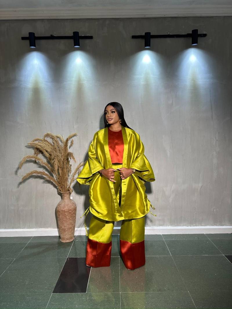 Zweiteiliges Mikados Outfit, Kimonohose Und Crop Top, Perfektes Outfit Für Jede Veranstaltung, Multifunktionales von CrushbyES