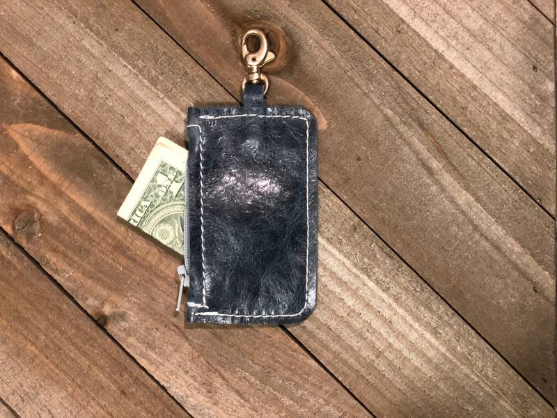 Braune Leder Ohrplug Schlüsselanhänger, Clip Reißverschluss Earplug Beutel, Geldbörse, Zip Münzbeutel von CrushedOnLeather