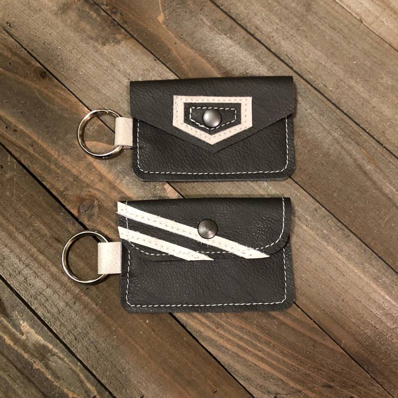 Grau Echtleder Coin Purse Schlüsselanhänger, Schlüsselanhänger Visitenkarte, Handgefertigter Karte von CrushedOnLeather