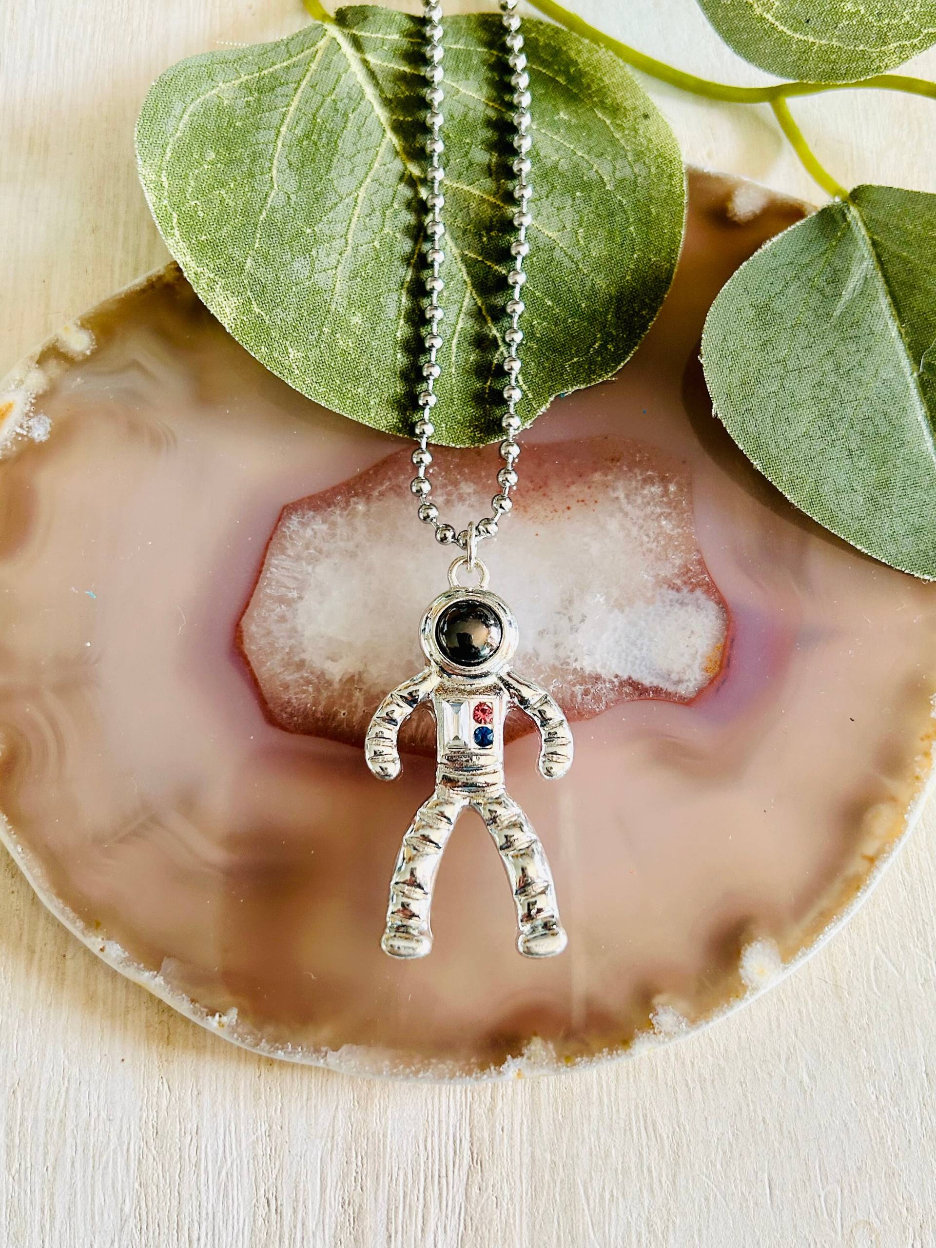 Kinder Astronaut Kette Halskette, Weltraum Halskette von Crushedonjewelry