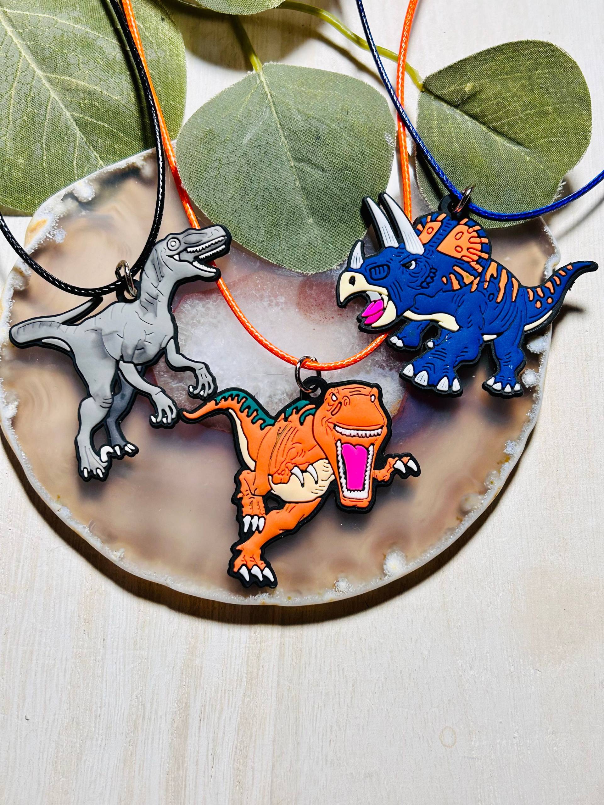 Kinder Dinosaurier Halskette, Halskette Mehrere Optionen von Crushedonjewelry