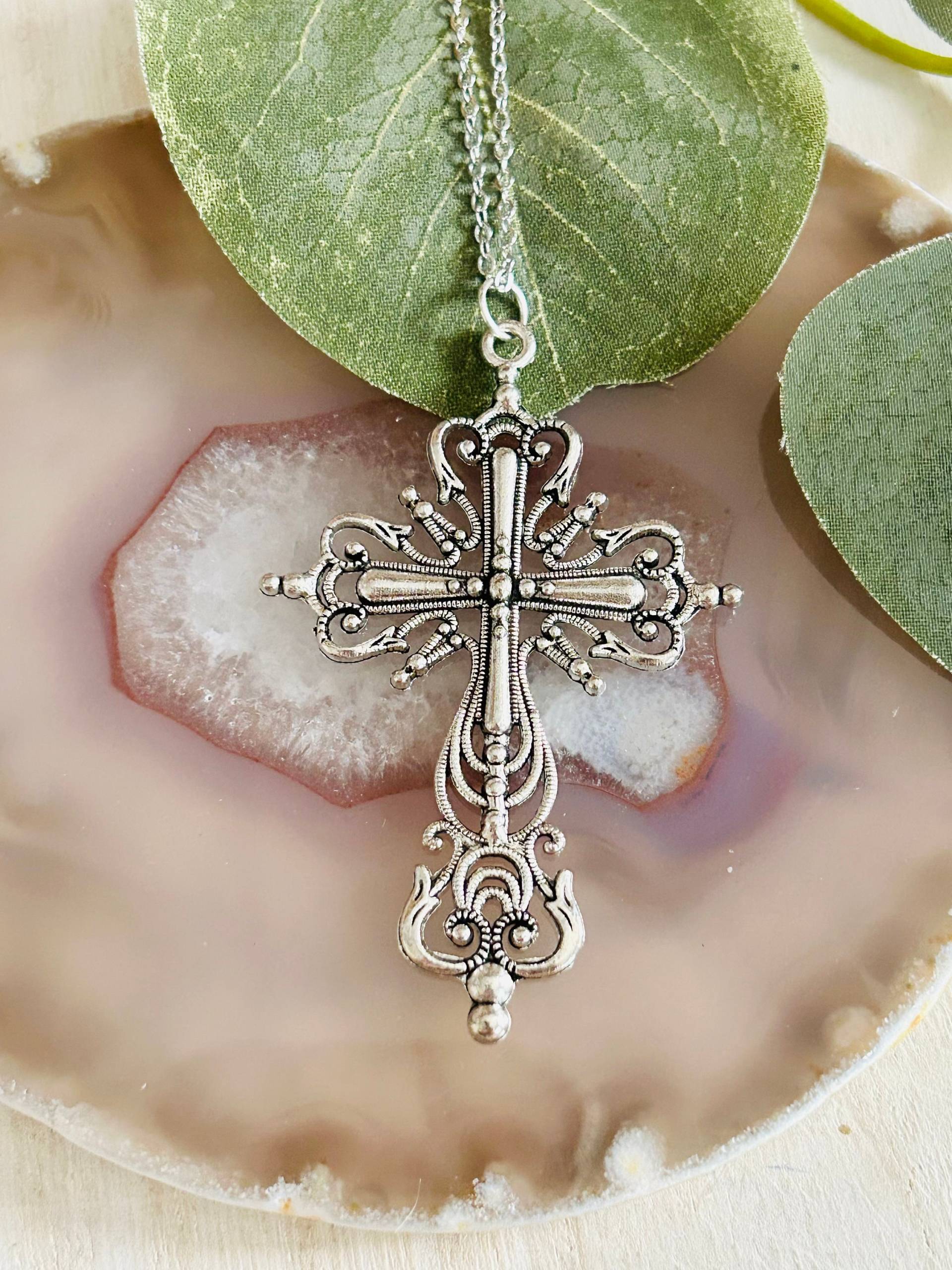 Unisex Silber Kreuz Halskette, Frauen Halskette von Crushedonjewelry