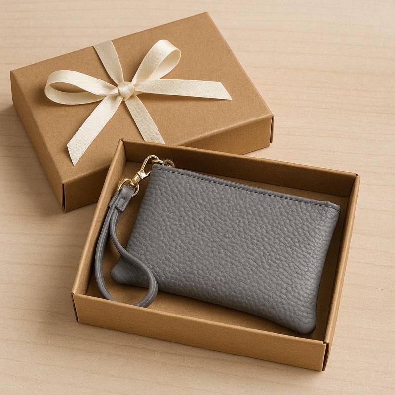 Mini Leder Portemonnaie Geschenk - Kleine Damen Geldbörse Handmade Wristlet Wallet Ready To Gift von CrusisLeather