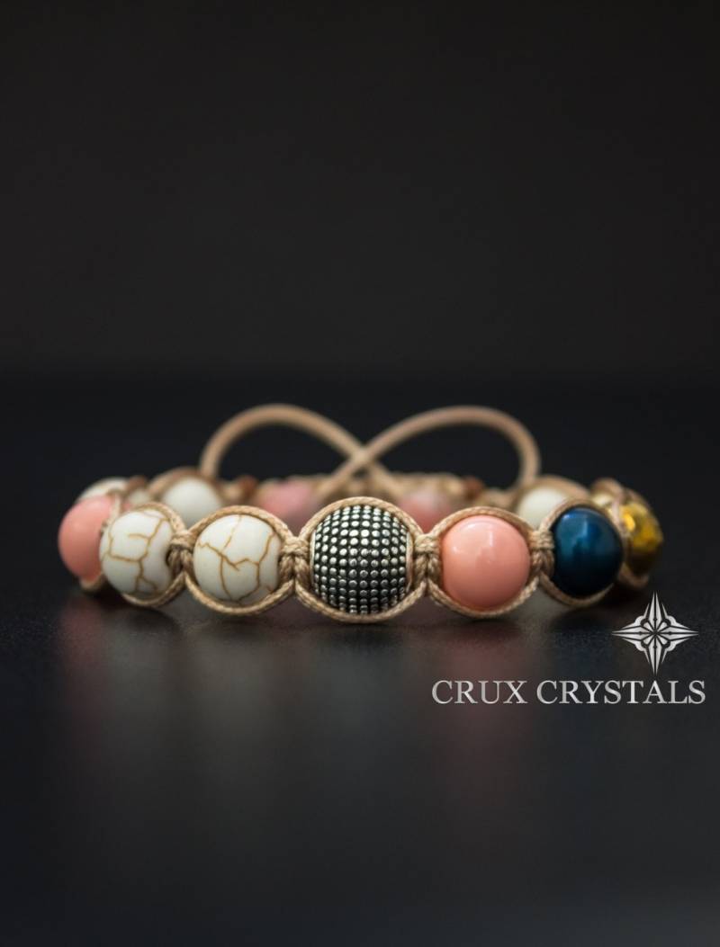 Weiß Türkises Shamballa Armband Rosa Flamingo Swarovski Perlen, Makramee Freundschaftsschmuck von CruxCrystals