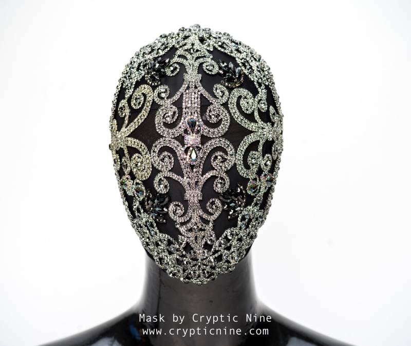 Falling King - Individuelle Haute Couture Maske von CrypticNine