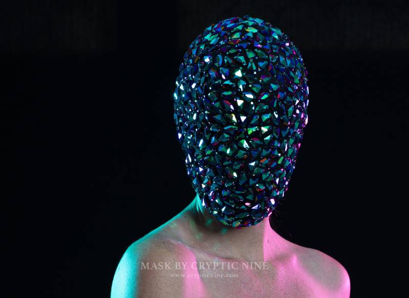 Sea Monster .. Custom Masquerade Maske Handmade Covered in Multi Color Jewels Grün/Blau von CrypticNine