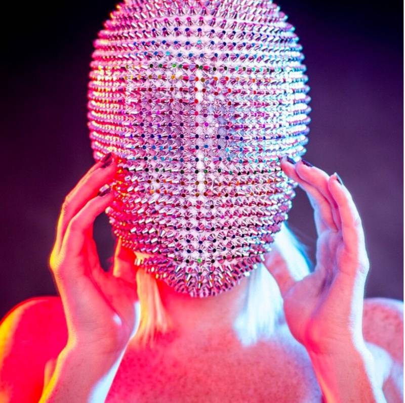 Weißer Regenbogen - Personalisierte Haute Couture Maske von CrypticNine