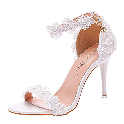 Crystal Queen Damen weiße Spitze Knöchelriemen High Heel Sandalen Stiletto Heels Peep Toe Sandalen Pumps Schuhe für Braut Hochzeit Party Abend, 9,5 cm/Absatz, 35.5 EU von Crystal Queen