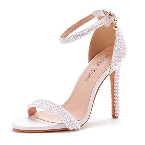 Crystal Queen Full Pearls Heels Sandalen Stiletto Heels Peep Toe High Heel Sandalen Pumps Schuhe für Braut Hochzeit Party Abend, Weiss/opulenter Garten, 43.5 EU von Crystal Queen