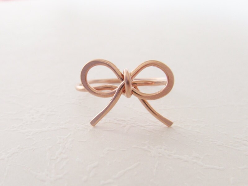 14K Rose Gold Filled Schleifenring, Handgemachter Drahtring 14K Rose Gold Filled Schleifenring, Handgemachter Drahtring von CrystalBlueJewels