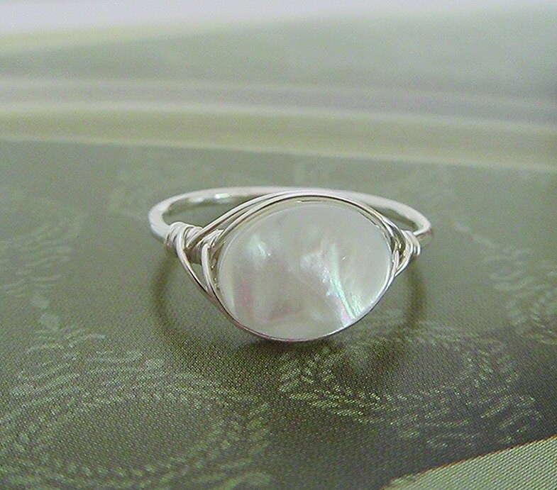 Perlmuttdraht Ring Gewickelt, Perlmutt Ring in Sterling Silber, Draht Gewickelt Perlmuttdraht Ring Gewickelt, Perlmutt Ring in Sterling Silber, Draht Gewickelt von CrystalBlueJewels