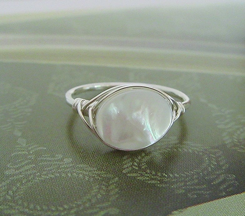 Perlmuttdraht Ring Gewickelt, Perlmutt Ring in Sterling Silber, Draht Gewickelt von CrystalBlueJewels