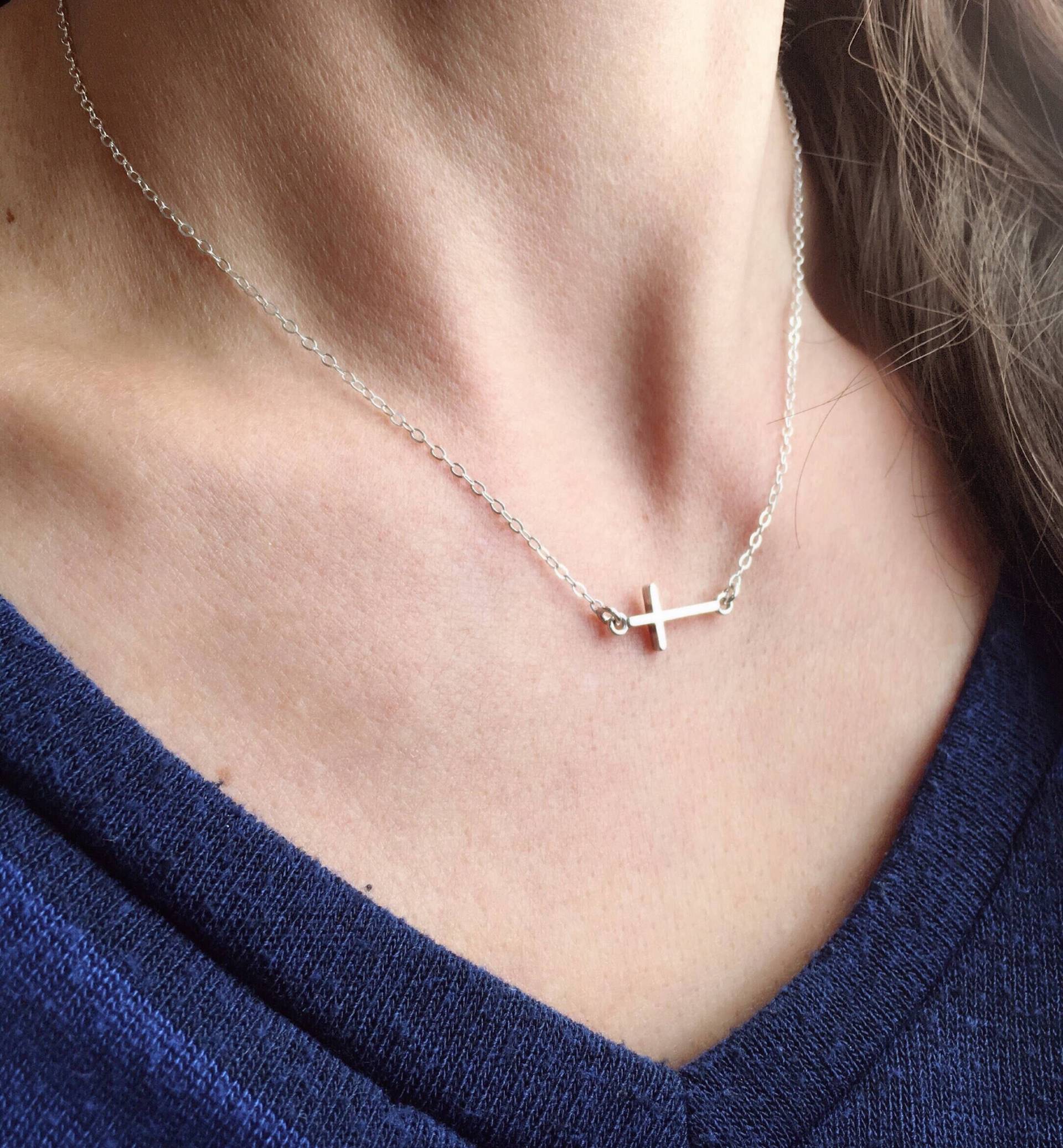 sterling Silber Seitlich Kreuz Halskette, Winzig Halskette In sterling Silber Seitlich Kreuz Halskette, Winzig Halskette In von CrystalBlueJewels