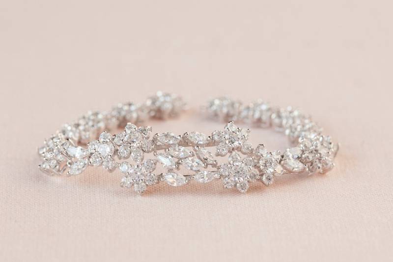 Braut Armband, Perlen Hochzeit Kristallstrang Gold Ohrringe, Perle Schmuck, Piper Armband Braut Armband, Perlen Hochzeit Kristallstrang Gold Ohrringe, Perle Schmuck, Piper Armband von CrystalCorridor