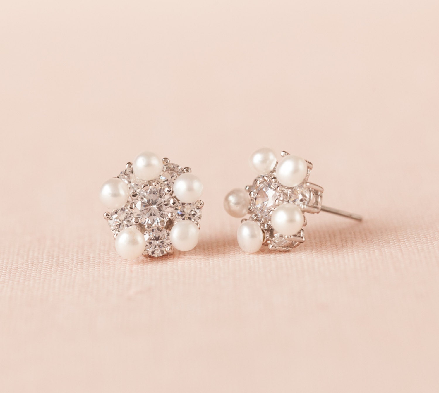 Perle Und Kristall Braut Ohrringe, Rose Gold Hochzeit Brautohrstecker, Perlen Ohrringe Perle Und Kristall Braut Ohrringe, Rose Gold Hochzeit Brautohrstecker, Perlen Ohrringe von CrystalCorridor