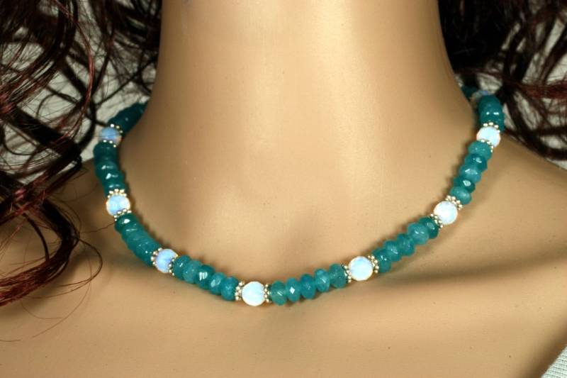 Blauer Achat Und Mondstein Halskette, Medaillon-Verschluss Mit Strass, Silber Vergoldet Blauer Achat Und Mondstein Halskette, Medaillon-Verschluss Mit Strass, Silber Vergoldet von CrystalMoments