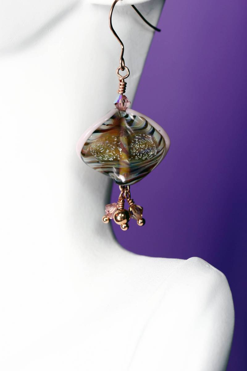 Murano Glas Blütenblatt Mit Swarovski-Kristall-Bicone-Ohrringe von CrystalMoments