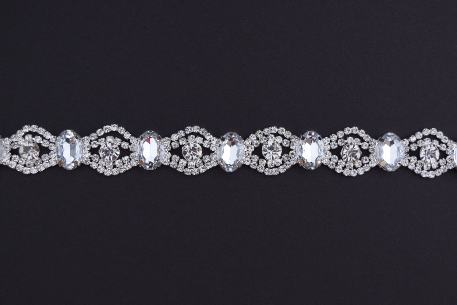 2 Stück - Strassapplikationen Kristall Strasssteine Strass Applikationen 100% Baumwolle Polyester [Tr-004] von CrystalTrimming