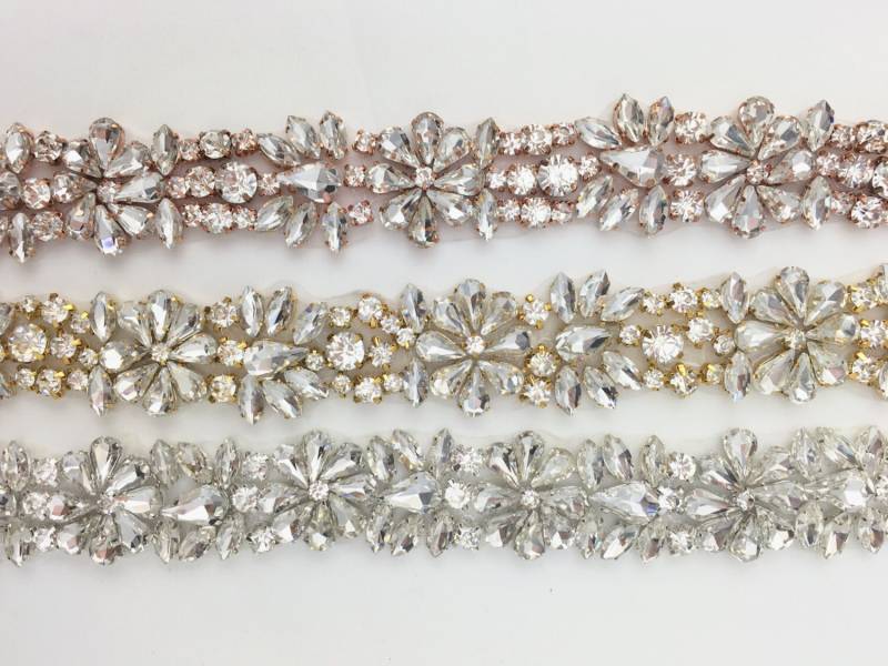 Kristall-Strassbesatz, Massenware - Großhandel Für Brautbesatz in Roségold Strassband 2, 5 cm Kristallbesatz Strass-Applikation von CrystalTrimming