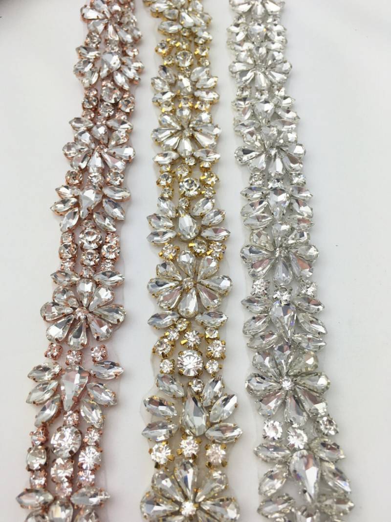 Kristall-Strassbesatz, Massenware - Großhandel Für Brautbesatz in Roségold Strassband 2, 5 cm Kristallbesatz Strass-Applikation von CrystalTrimming