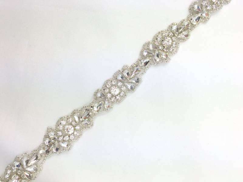 Kristall Strassborte Meterware - Ausgefallene Braut Borte Strass Bordüre 1 "Kristall Hotfix Applikation Motiv Tr84 von CrystalTrimming