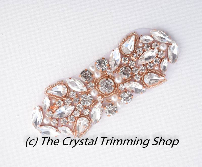 Rose Gold Strass Applikation- Applikation -Wholesale Brautschmuck - Diy Haarteil Und Perle Hotfix Applikation-Tr075 Rose Gold Strass Applikation- Applikation -Wholesale Brautschmuck - Diy Haarteil Und Perle Hotfix Applikation-Tr075 von CrystalTrimming