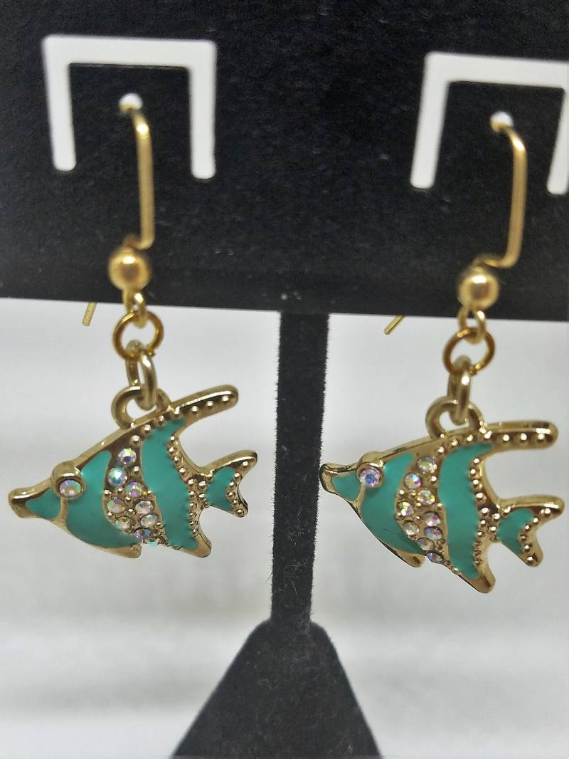 Petrol Und Gold Jeweled Fisch Ohrringe von CrystalVibezUT
