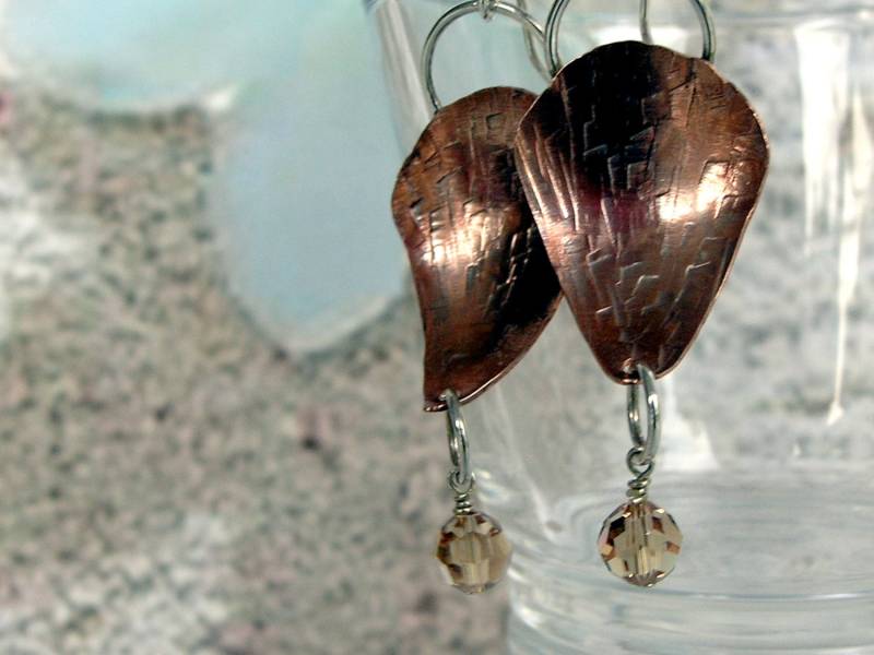 Alisha(3525 - Gehämmert Kupfer, Tropfenförmige Ohrringe, Swarowski Kristall, Silber, Kostenloser Versand Alisha(3525 - Gehämmert Kupfer, Tropfenförmige Ohrringe, Swarowski Kristall, Silber, Kostenloser Versand von CrystalWaveDesigns