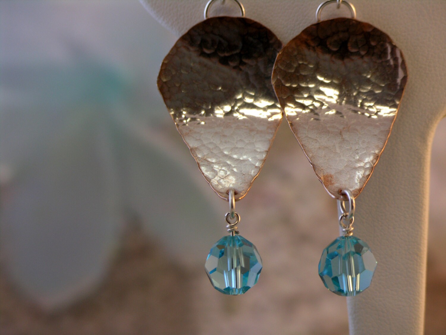 Alisha(4530 - Kupfer Gehämmert Teardrop Ohrringe, Türkis, Swarovski-Kristall, Sterling Silber Ohrhaken Alisha(4530 - Kupfer Gehämmert Teardrop Ohrringe, Türkis, Swarovski-Kristall, Sterling Silber Ohrhaken von CrystalWaveDesigns