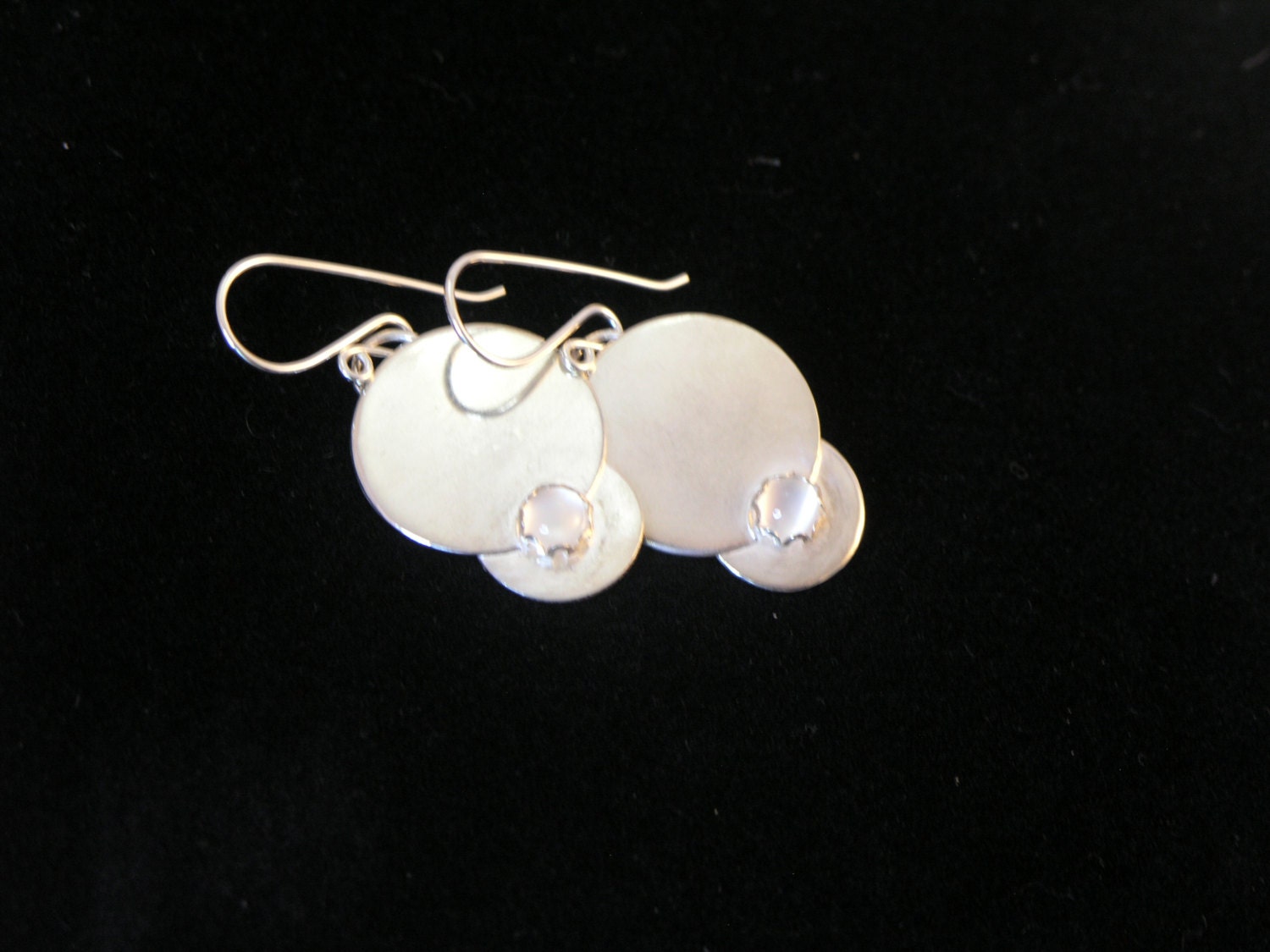 Cristina - Mondstein Cabochon Sterling Silber Festplatten, Baumeln Ohrringe, Ohr Drähte Cristina - Mondstein Cabochon Sterling Silber Festplatten, Baumeln Ohrringe, Ohr Drähte von CrystalWaveDesigns