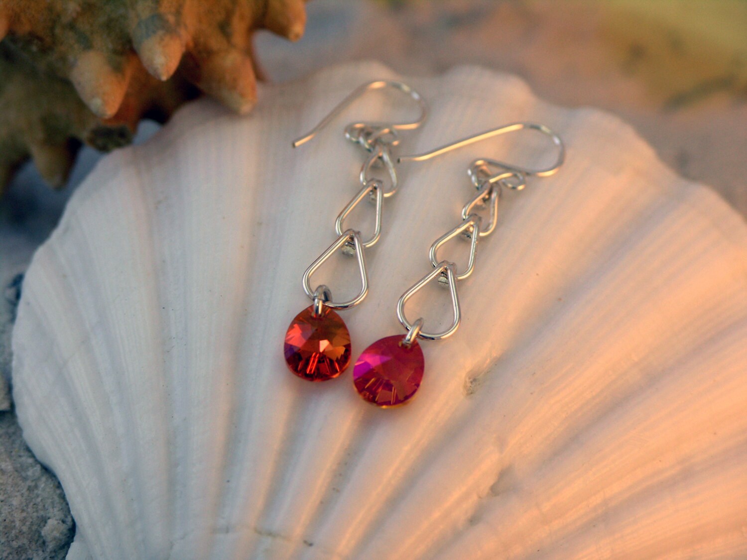 Kaskadierende Träne, Astral Rosa Swarovski Kristall, Sterling Silber, Hand Geschmiedet, Gratis Versand Kaskadierende Träne, Astral Rosa Swarovski Kristall, Sterling Silber, Hand Geschmiedet, Gratis Versand von CrystalWaveDesigns